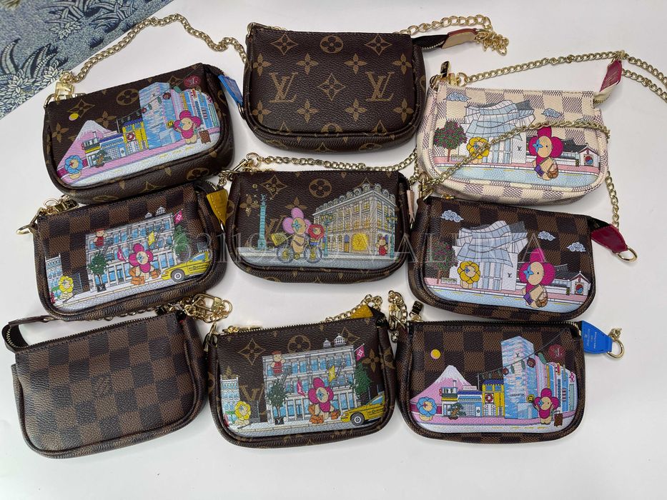 Poseta mica - Louis Vuitton cu imprimeuri