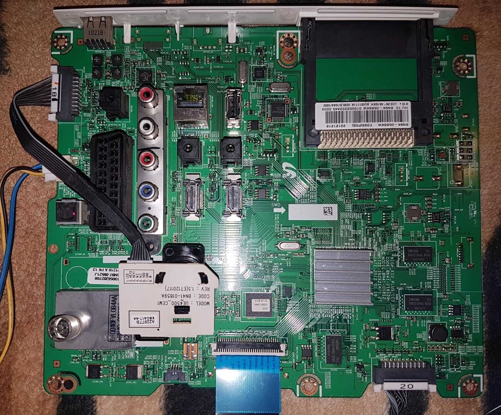 Placa baza, placa alimentare + ledurile = Smart Samsung UE26EH4510W