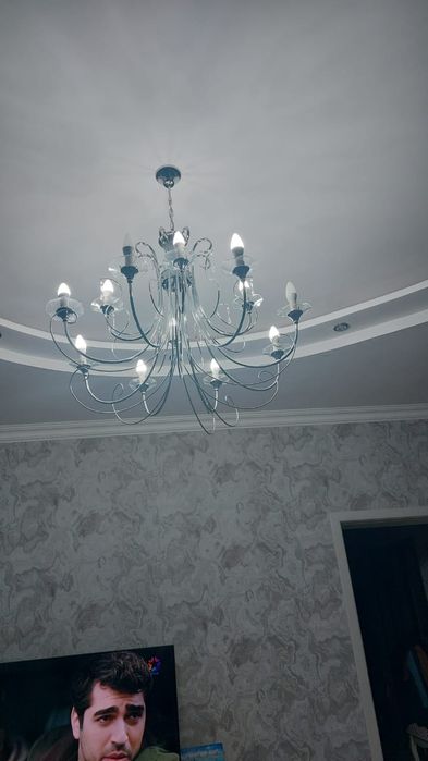 Продам люстры срочно