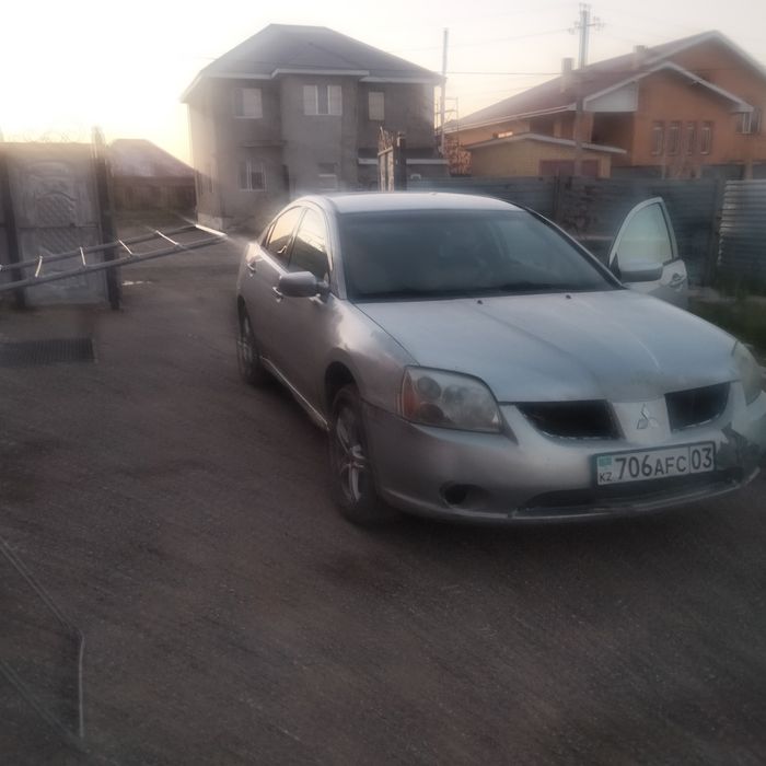 Митсубитси галант