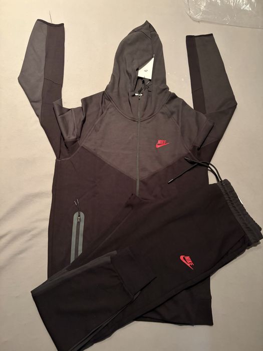 Спортен комплект NIKE ХЛ,М