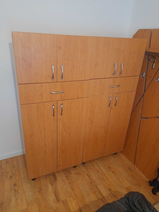 Cuier+2buc. Dulap Pantofi destinat sub casa scarii