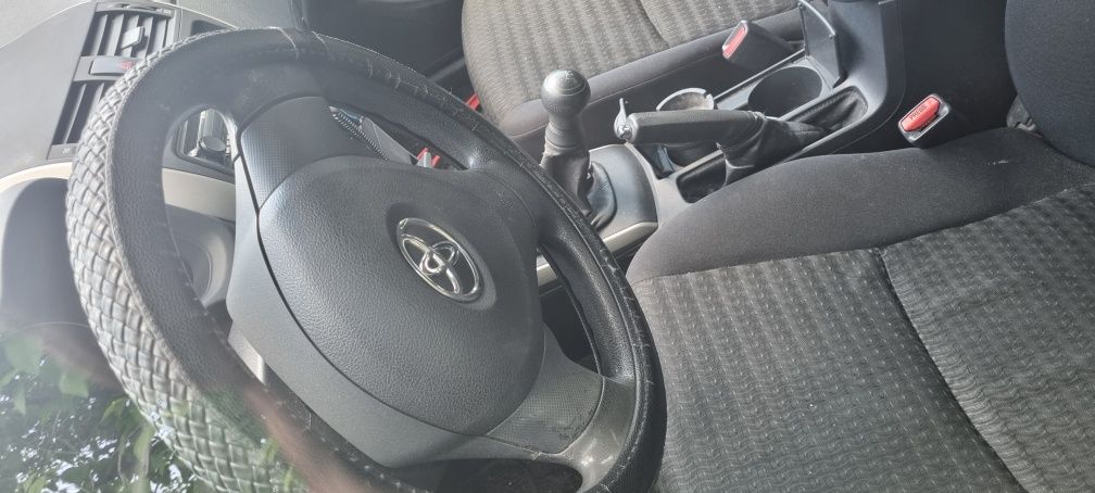 Dezmembrez sau vand Toyota Corolla 1.4d 2008