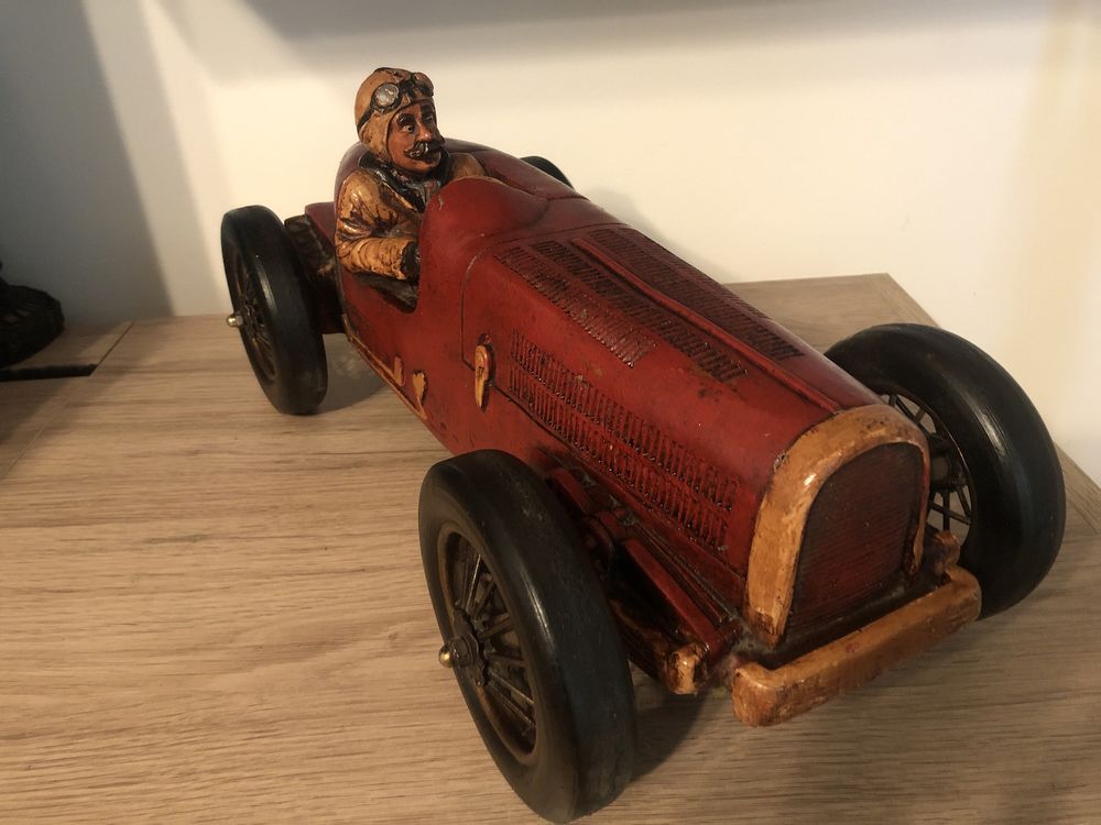 Automobil,masina de epoca,cu pilot,dimensiuni mari