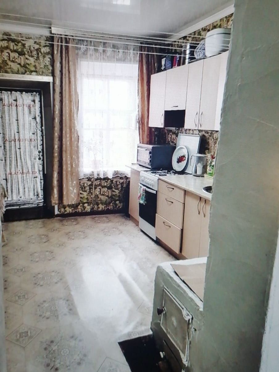 Продам дом барачного типа р бензастроя