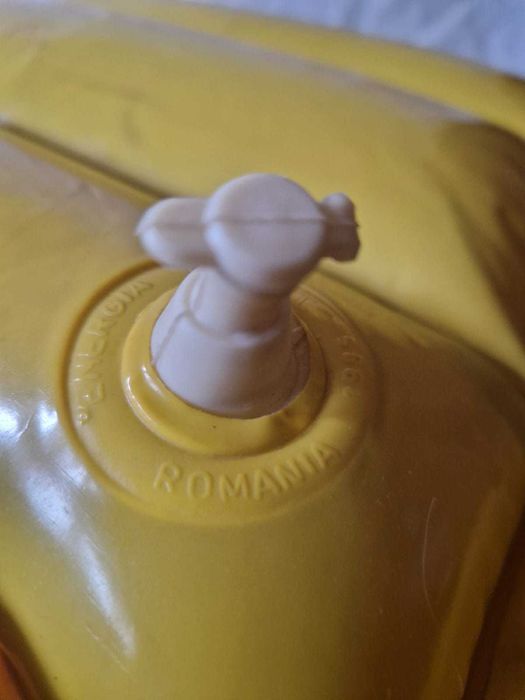 Colac si perna de plaja romanesti din anii 80!