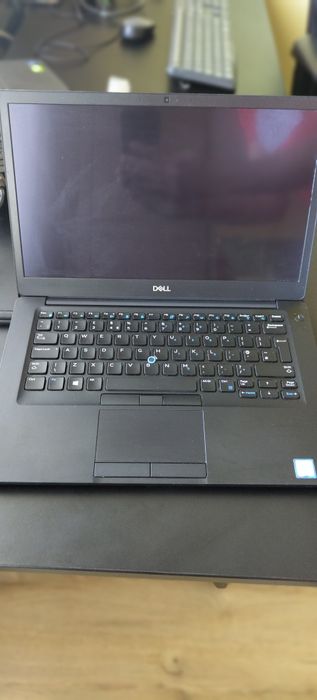 Продавам лаптоп Dell 7490