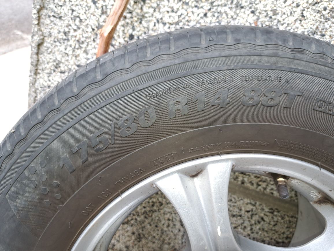 Алуминиеви джанти 14 цолови за VW със летни гуми. 175/80/14.