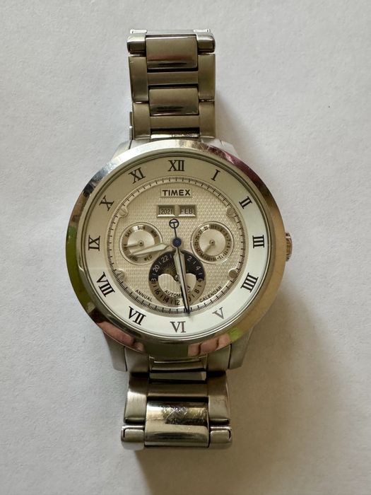 Lot 7 ceasuri: Timex (1), Guess (1), Fossil (4), Swach (1)