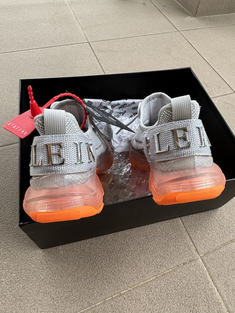 Adidasi dama Phillip Plein originali la jumatate de pret!