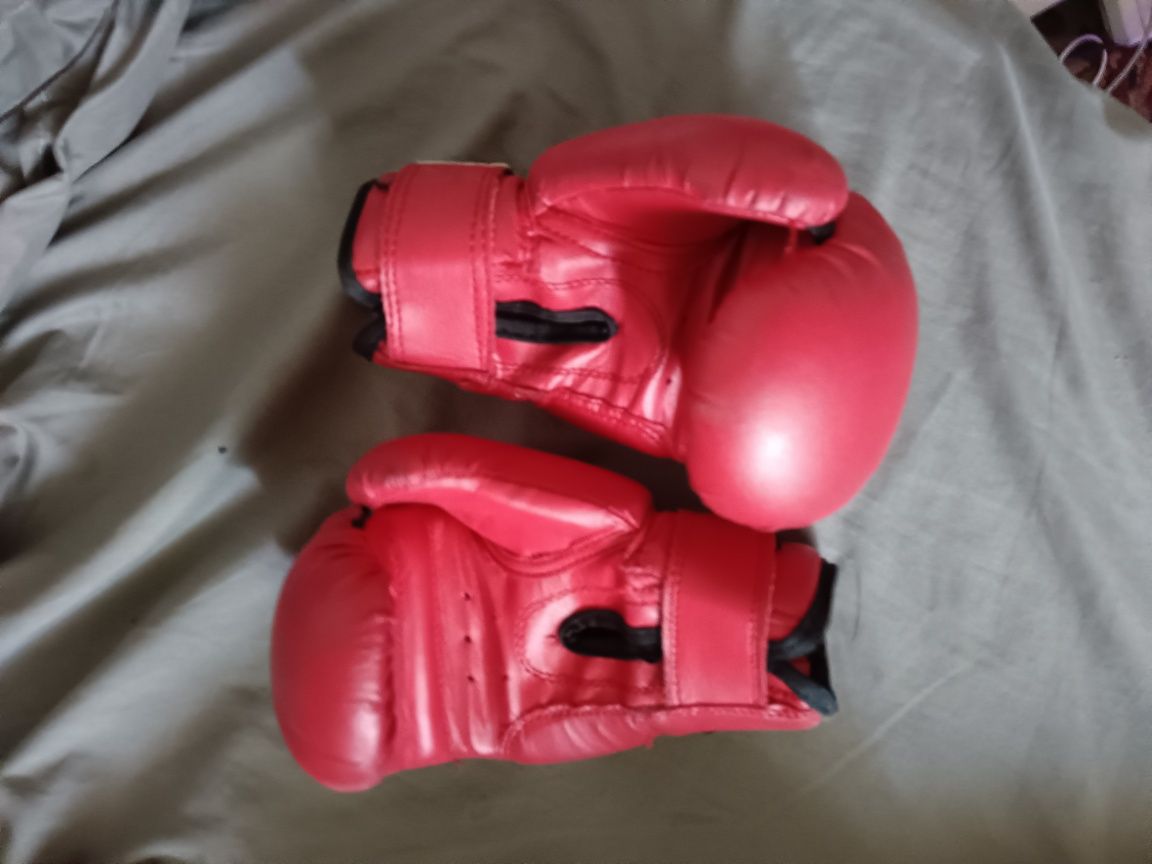 Продам боксерские перчатки