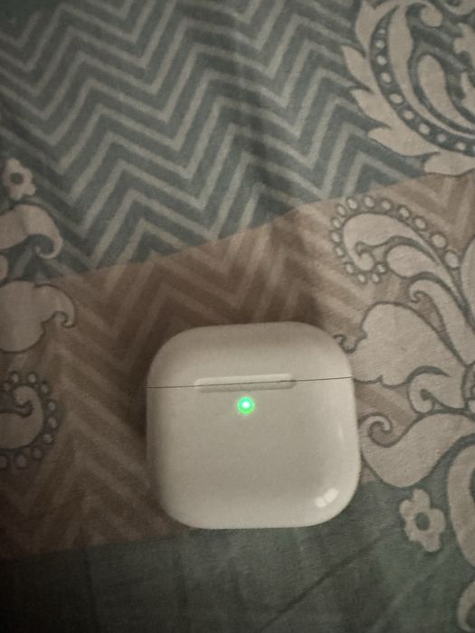 Продам Air Pods 4