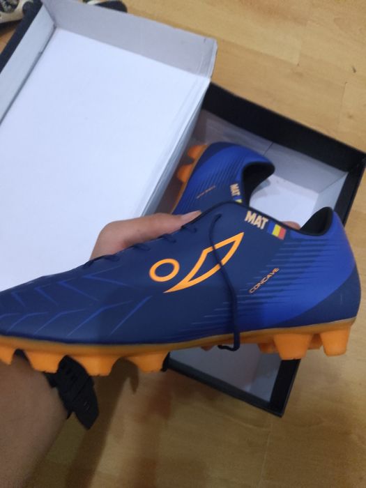 Ghete de fotbal originale