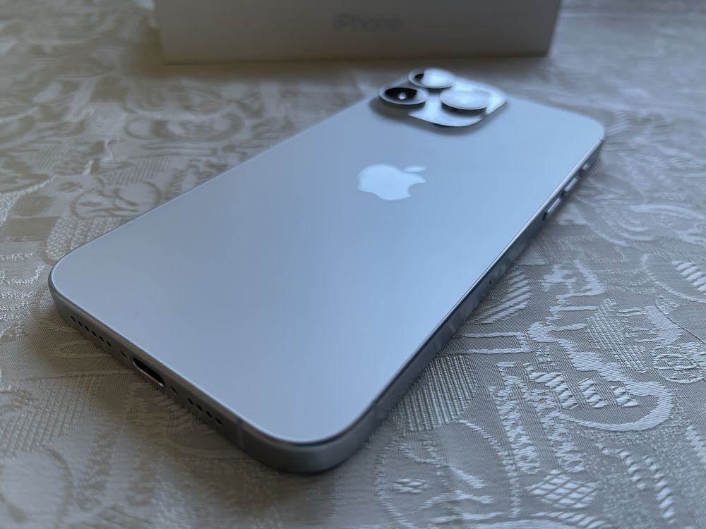 Iphone 15 Pro max 256 GB гаранционен