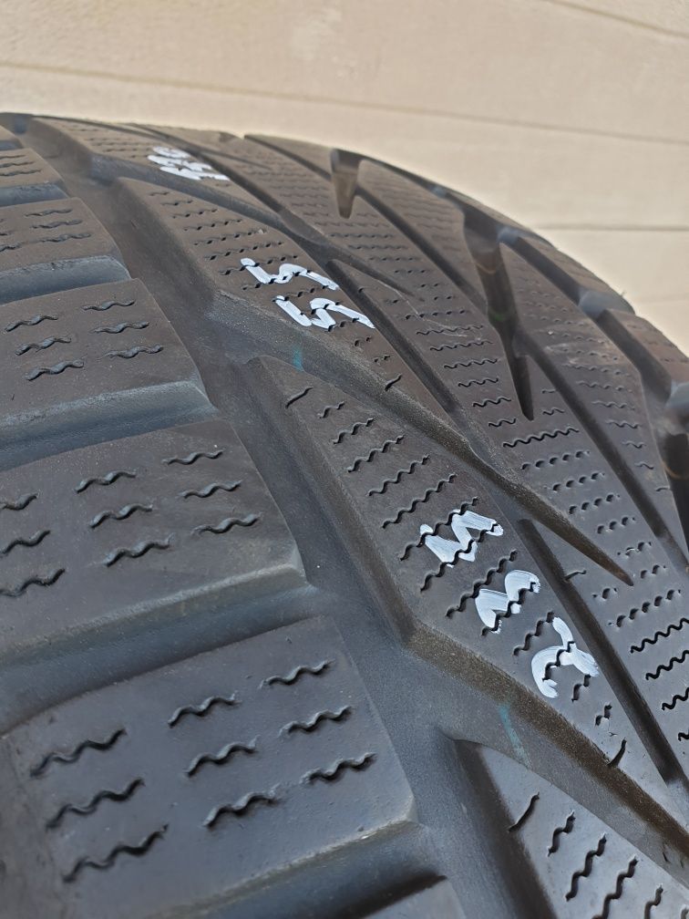 Зимни гуми 2 броя TOYO SnowProx S953 235 55 R17 дот 1019