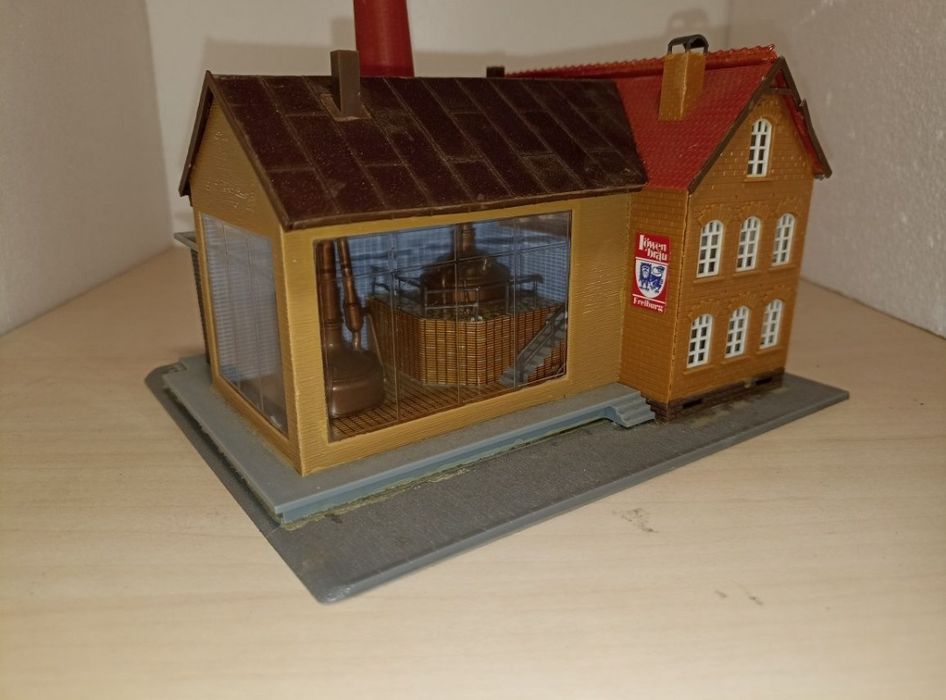 Faller 130960 fabrica de bere 

Diorama clădire fabrica de bere, la sc