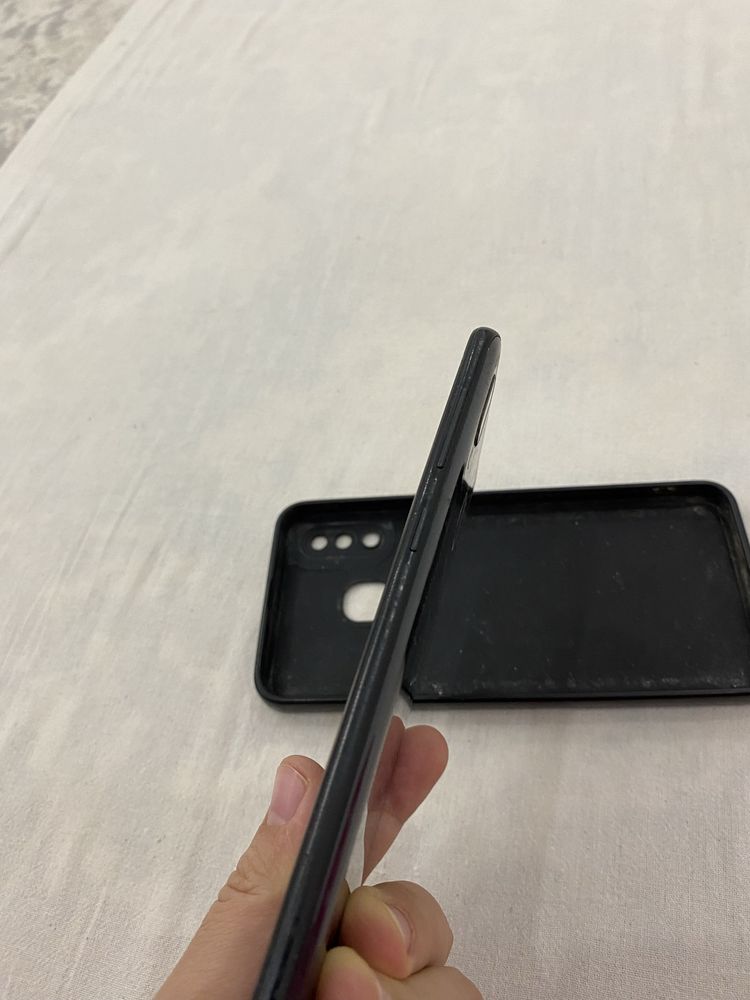 Samsung A20 в хорошем состоянии , цена 30 000 тг ( торг есть)