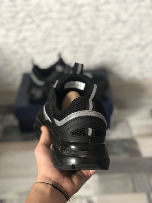 Dior b22 black