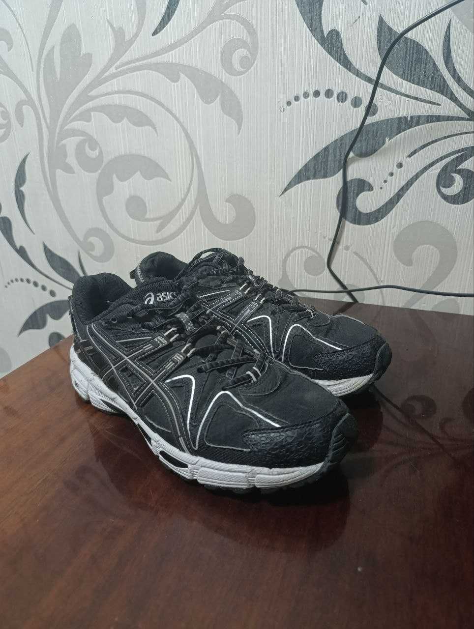 Оригинальные кроссовки Asics