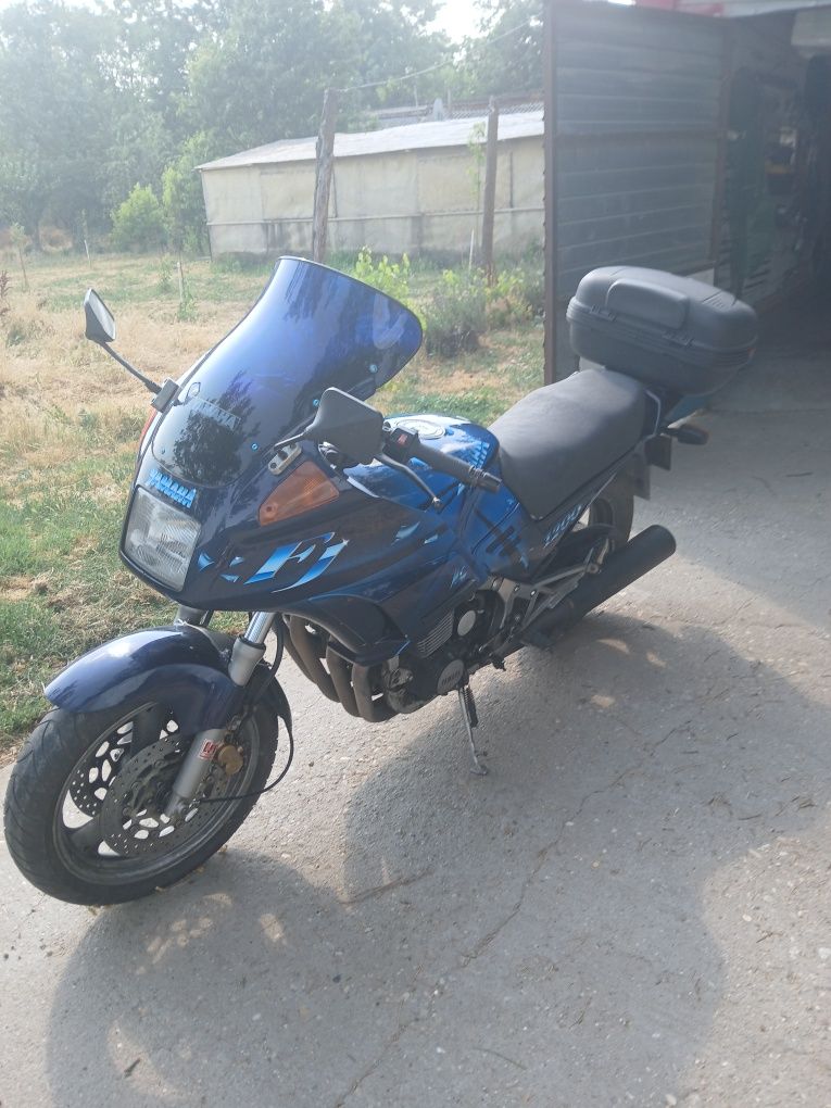 Vand ,Yamaha fj 1200 ,un motor puternic ,nepretentios ,totul original