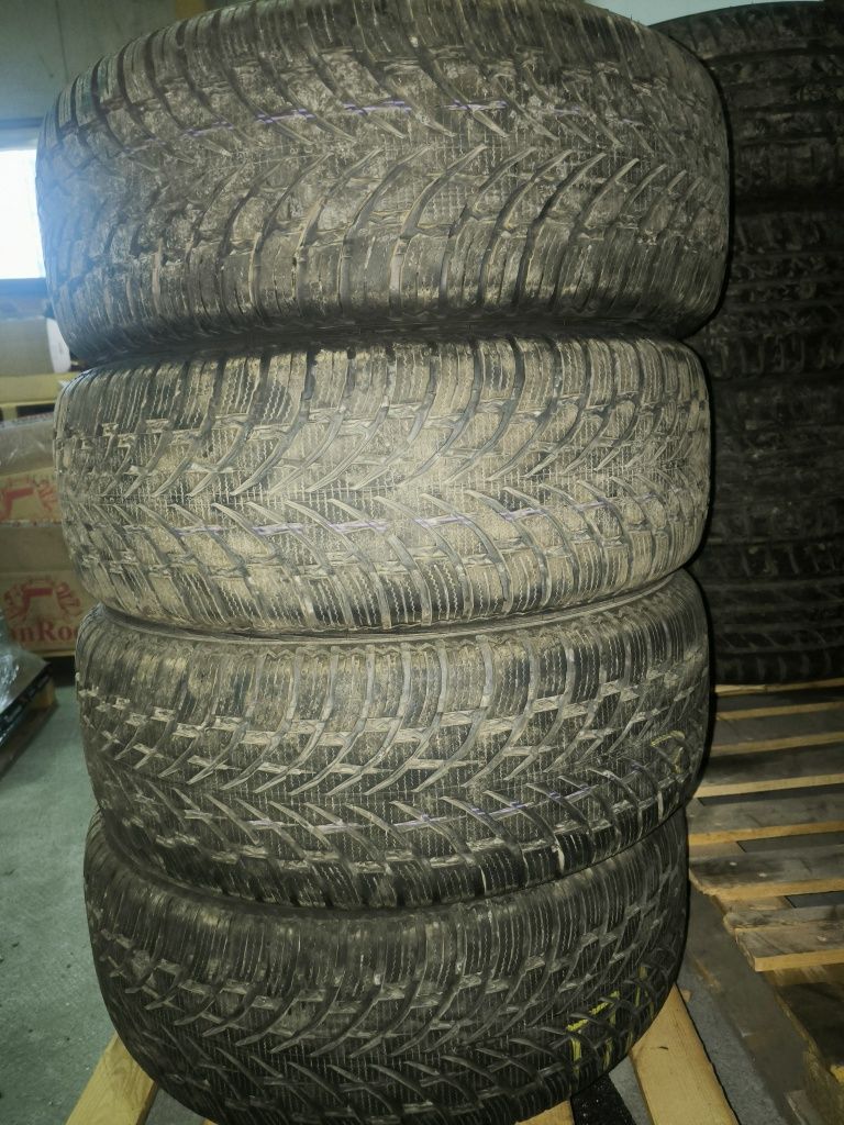 Зимни Гуми NOKIAN WR SUV 4 215/55 R18.