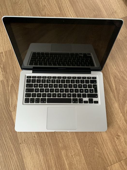Macbook pro display 13,3 inch model A1278 pentru piese.
