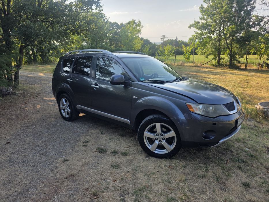 Mitsubishi outlander numai 2 propretar
