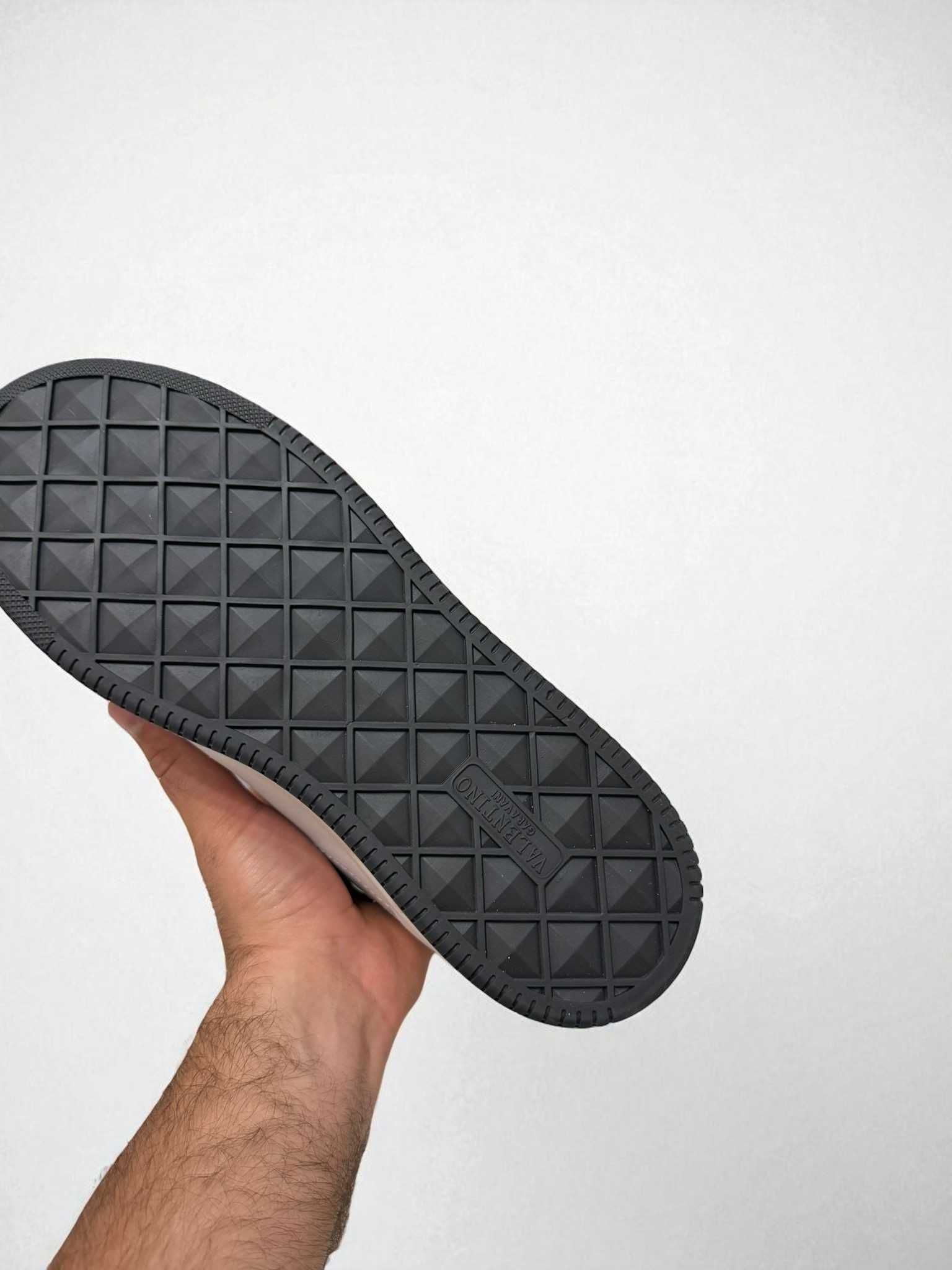 Valentino Garavani Premium Full Box - Adidasi Ocazie Reducere