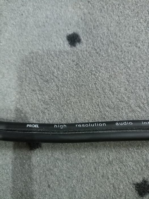 Аудио кабел с чинчове за музика