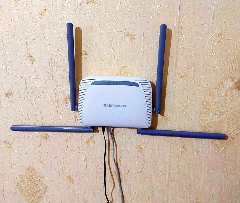 Продаю новый Wi-Fi роутер (использовался месяц)