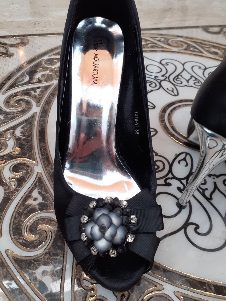 Дамски обувки на shoe aquarium