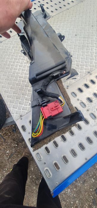 Subwoofer Субуфер Audi A4 B5 Avant Ауди А4 Б5 Комби