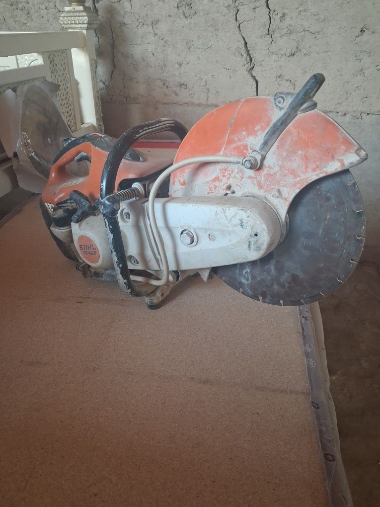 STIHL Binzaris beton pilitka asvatlarni kesadi