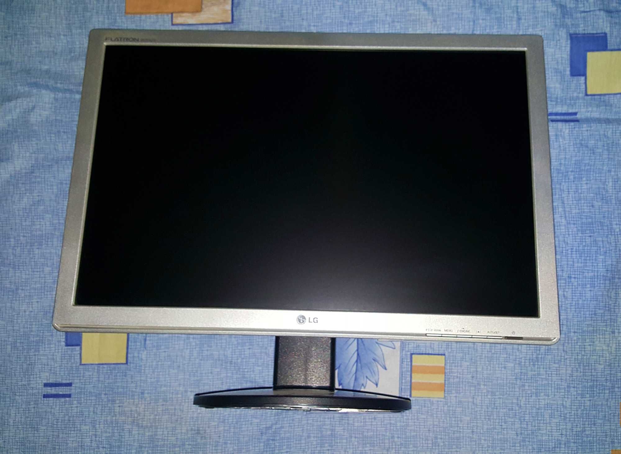 Vand monitor LG W2242S-SF, 22 inch, defect.