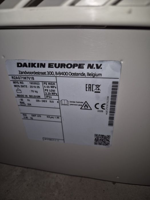 DAIKIN RZAG71M7V1B, внос Англия