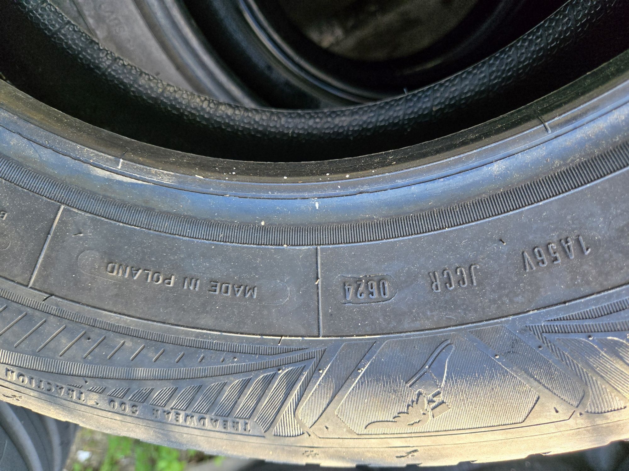 4бр. 215 65 16 Goodyear всесезонни.