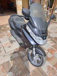 Vând piaggio 125 cc