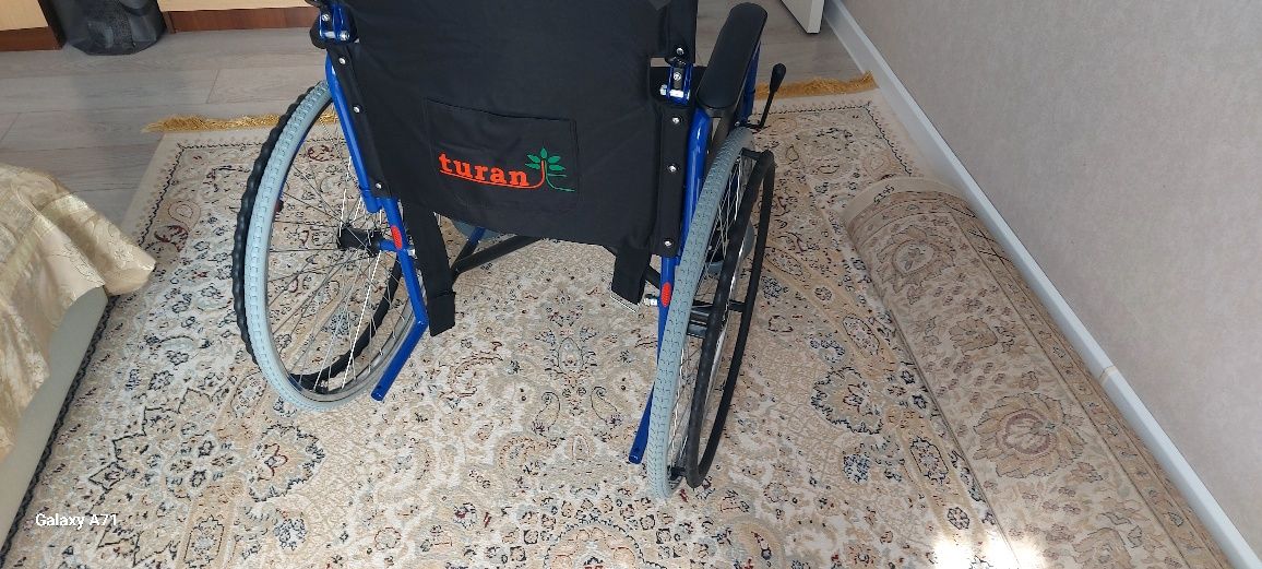 Продам инвалидную каляску