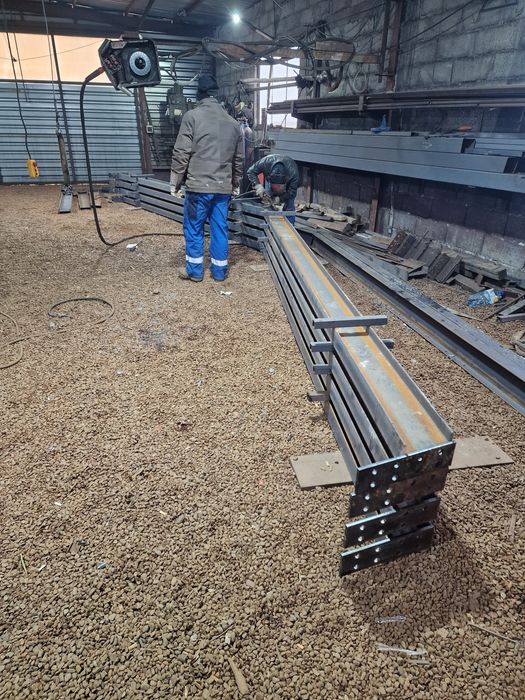 Vand structura metalica din stoc