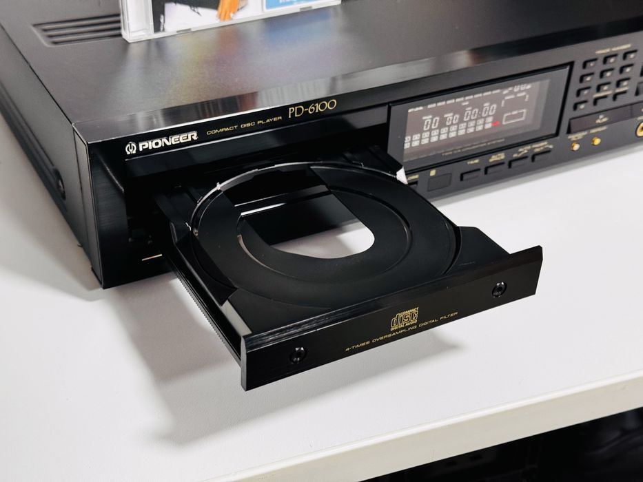 CD-player Pioneer PD-6100, Japan, digital out, defect-nu citeste