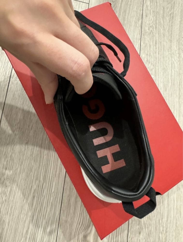 Adidaşi piele Hugo