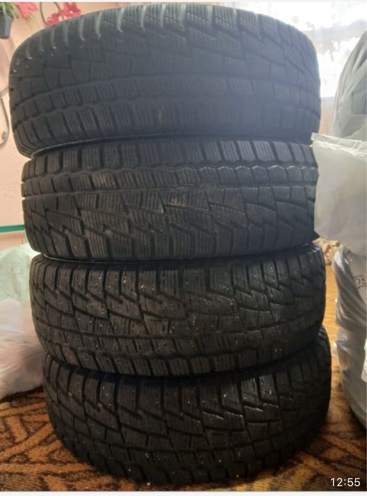 Авто шины 205/65R15 зимняя резина проктически новая