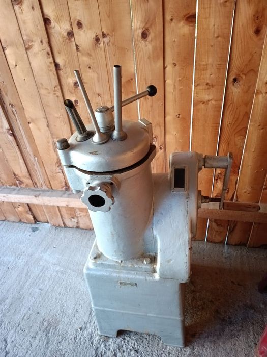 Cârnāțar Robust și cu două viteze