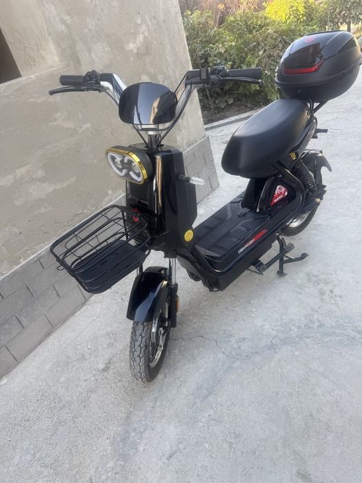 Elektro skuter sotiladi