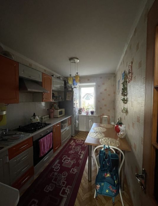 Продам 3х квартиру район бэста