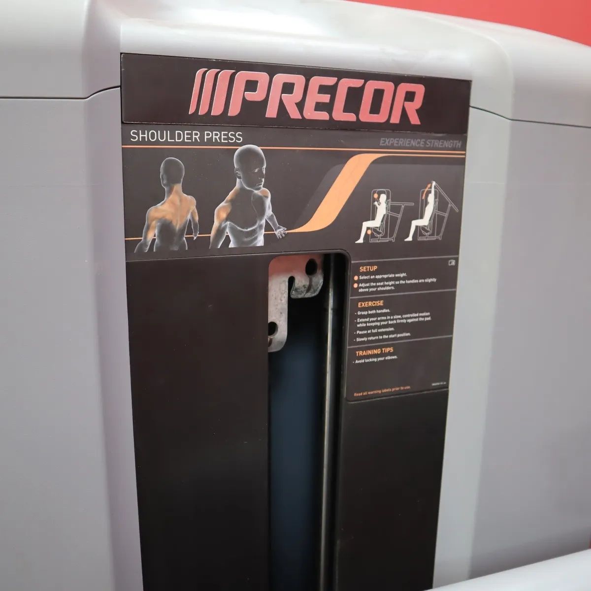 Раммена преса precor машина за рамо фитнес уред