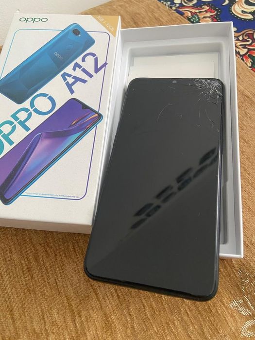 Продам смартфон Oppo A12!