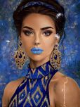 Авторская картина девушки «Turquose allure”