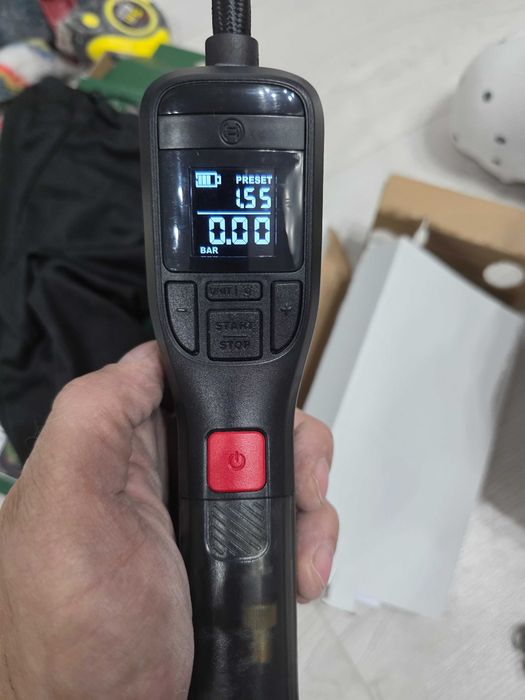 Pompa pneumatica cu acumulator integrat Li-Ion, 3.6 V, 3 Ah, 10 bar