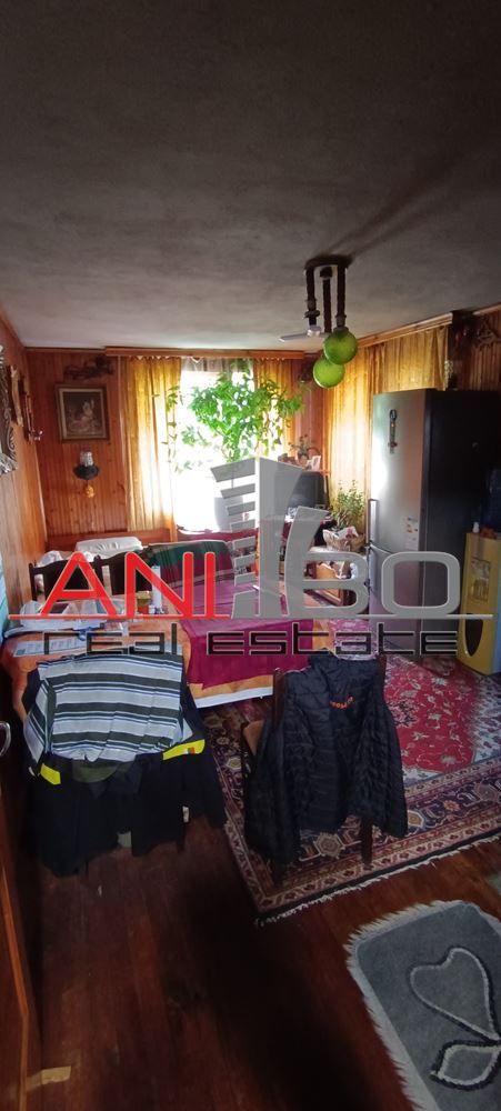 Две къщи в един имот в София, област-с.Драгушиново площ 330 цена 2270